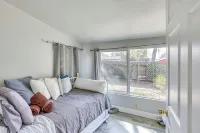 2 Mi to Dtwn Atascadero! Cozy Cottage w/ Yard