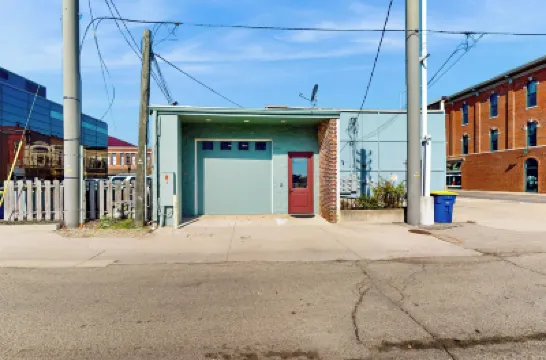 'Downtown Delight' w/ Patio! 1 Mi to Ball State Hotel a 