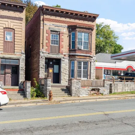 Spacious Home in Troy