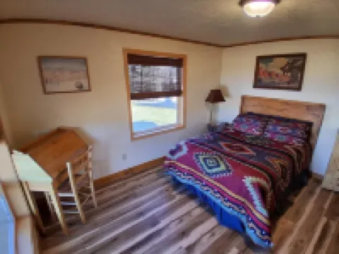 Sunset Lake Home Montrose - 2 lakes on 35 acres