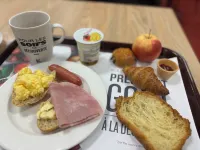 Kyriad Limoges Centre - Gare - Atrium - petit déjeuner