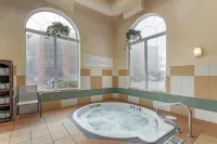 Best Western Plus Pembina Inn  Suites - Hot Tub