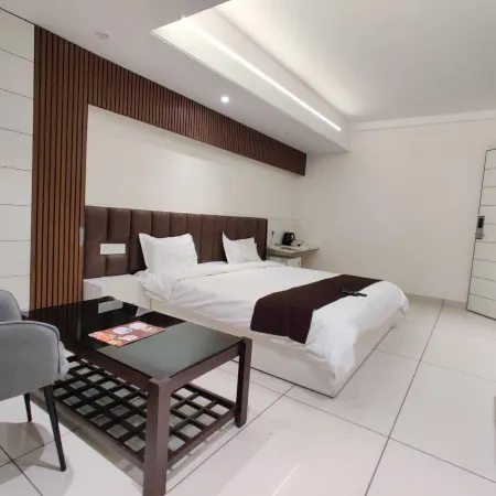 Hotel M K