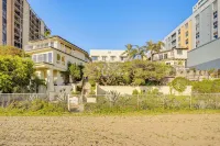 Beachfront Living in Long Beach: 2,500 Sq Ft Condo - Condos