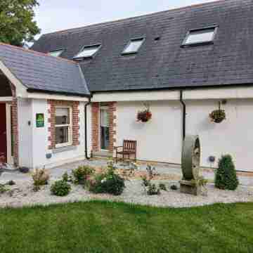 Delphi Lodge Hotel Exterior