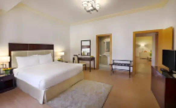 فندق وبرج السفير