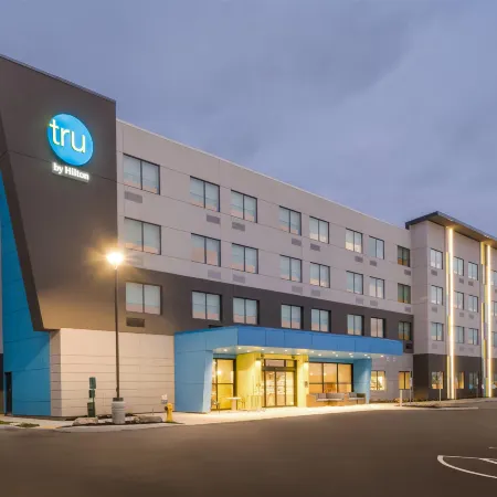 Tru by Hilton Oshawa Hotels in Oshawa