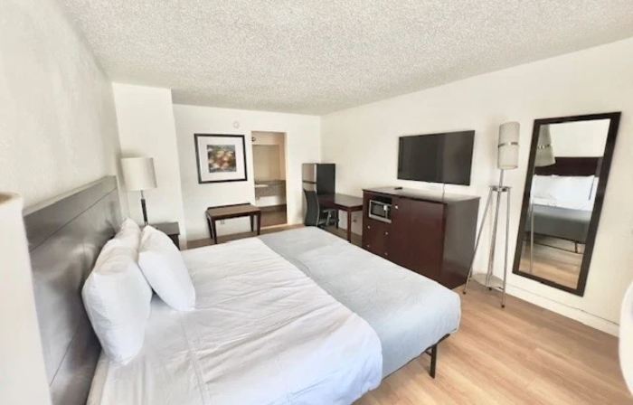Airport Inn