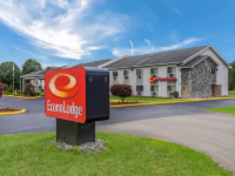 Econo Lodge Painted Post - Corning Hotels in Gang Mills