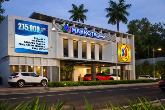 Mahkota Hotel