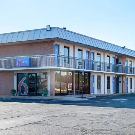 Motel 6 Perry, GA Отели в г. Перри