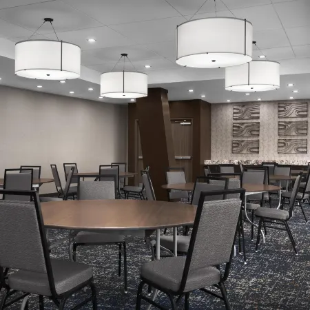Hampton Inn Washington DC NoMa Union Station Отели рядом с достопримечательностью «Автостанция Greyhound »