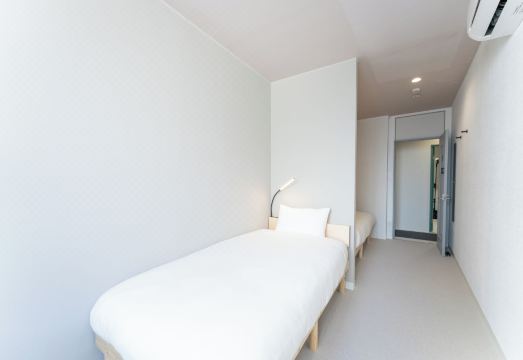 아틱 게스트하우스 입구