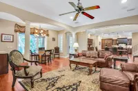 Lovely Home for Entertaining with Saltwater Plunge Pool, Spa & Outdoor Kitchen