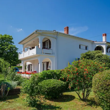 Apartments Lavanda-Kate Отели в г. Крк