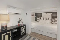 Caroline's Cottage by Pristine Properties Vacation Rentals - Parkering