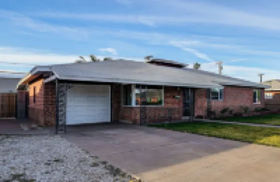 Shop, Swim & Explore: Updated Phoenix Home!