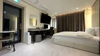 Hermes Hotel - 2-Star