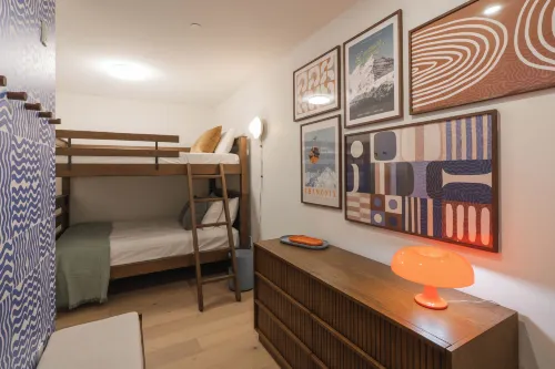 那個70年代的小木屋(That 70s Chalet)