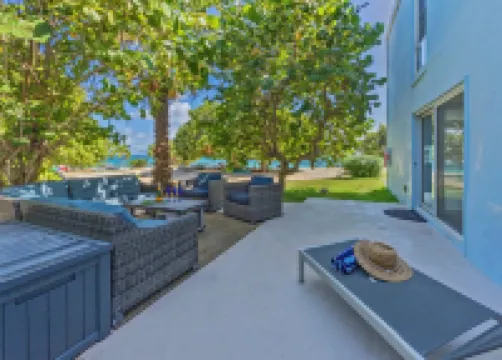Wow! 3 Br! Remodeled Waterfront Unit, Sapphire Beach, Ocean View, Private Patio