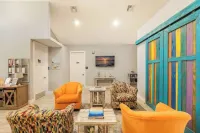 Key West Style Apartment - with pool/hot-tub