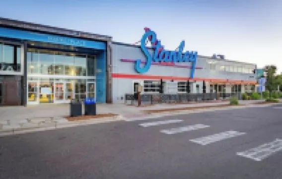 "Convenient Stay: Dia, Anchutz Hospital, City & Mountains