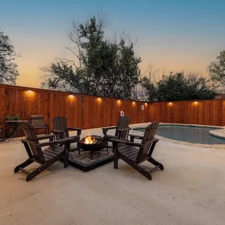 Tolle Haus: W/pool & Firepit-walk to Schlitterbahn, Comal Chutes & Downtown!