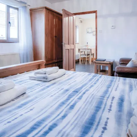 Primrose - 1 Bedroom Cottage - Llanteg
