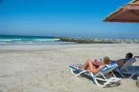 Ajman Beach Hotel - Merinäköala