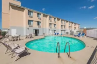 Super 8 by Wyndham Jasper - Pools