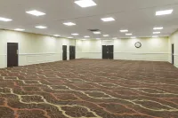 Days Inn by Wyndham Madison - 2-Star