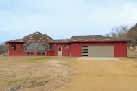 Unique Dome Home in Menomonie: 2 Mi to Main St! - Wifi