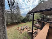 Large Resort Cabin with Breathtaking Mountain Views + Firepit