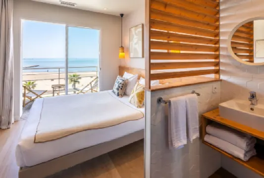 ホテル カフェ ミラマール のホテル