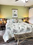 Popular Villa with Mountain Views in a Resort with Trails and a Cozy Tavern.