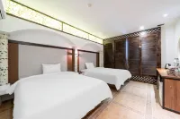 Baekje Hotel - parking
