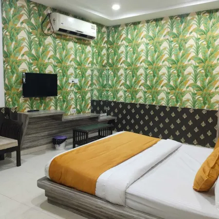 HOTEL DYNA INN