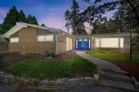 Milwaukee Riverside Retreat w/ Hot Tub + Game Room