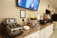 Colonial Inn - breakfast