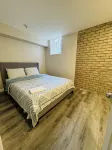 3 Bdrms - Near Airport, sq 1 Hotels near Lisgar