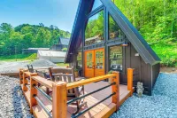 Steps to Dale Hollow Lake! Cozy A-frame Cabin - WiFi