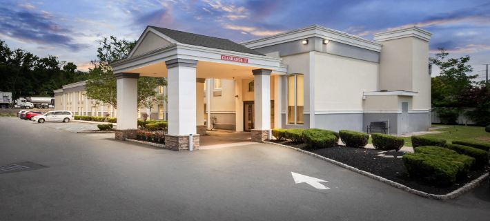 Quality Inn Edison-New Brunswick Hotels in Middlesex County