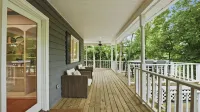 Porch Paradise by AvantStay - Parking