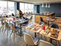 Ibis London Elstree Borehamwood - parking