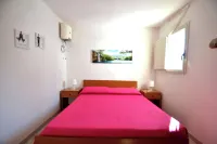 Alba Two-Room Air-Conditioned Holiday Home for 4 Guests - 2 stjerner
