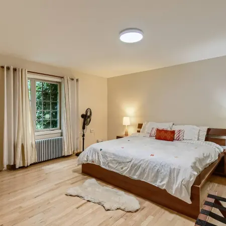 Charming Single Level 4 Bedrooms Gresham Home Near Pdx, Edgefield and Mt Hood