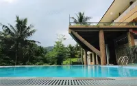 Grand Kanaya Baturraden Hotel - piscina