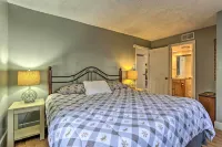 Condo on Big Boulder Lake w/ Community Pool Access - parking