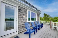 Cozy Narragansett Cottage w/ Dock & Outdoor Shower - Beach