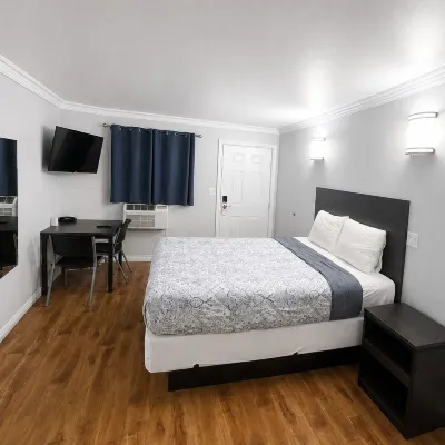 Seaway Motel Отели рядом с достопримечательностью «Торгово-развлекательный комплекс The Grove»